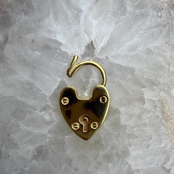 Vintage Gold Heart Padlock Charm - Picture 2 of 3